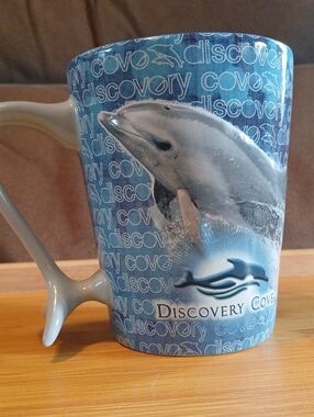 Discovery Cove Seaworld Blue 3D Dolphin Ceramic Coffee Mug Dolphin Tail Handle